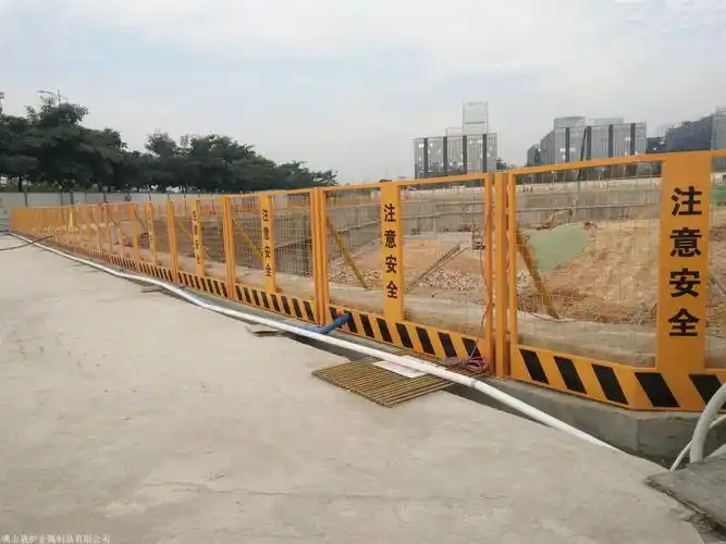 万宁工地警示语护栏厂家定做 建筑施工临边安全护栏单价