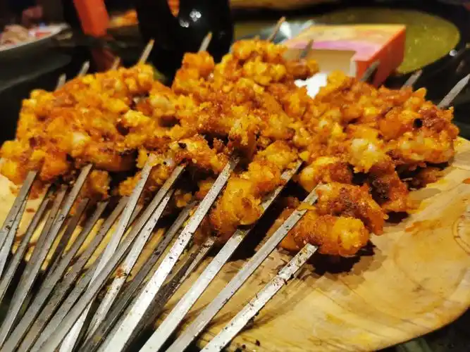 烤羊肠 好好肥呀!每根都是油油油!半小时之后全部凝固了.