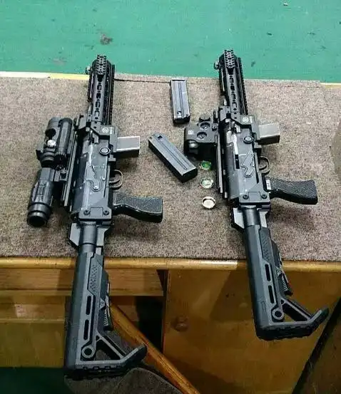 中国特警装备新冲锋枪酷似美制枪械却是79式魔改