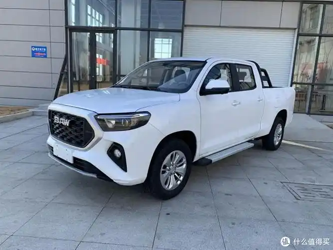 10万内自动挡皮卡实拍北汽制造卡路里8at