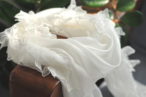 白色丝巾女长款真丝桑蚕蚕丝百搭薄纱纱巾刺绣围巾