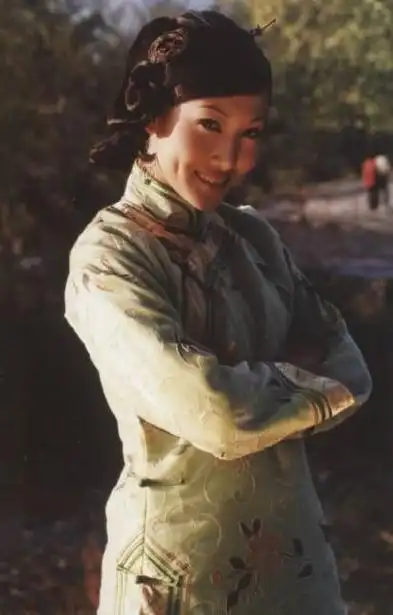 小翠——陈婷饰演黑虎娘——哈斯其其格饰演紫烟——沙碧芳饰演欧阳岚