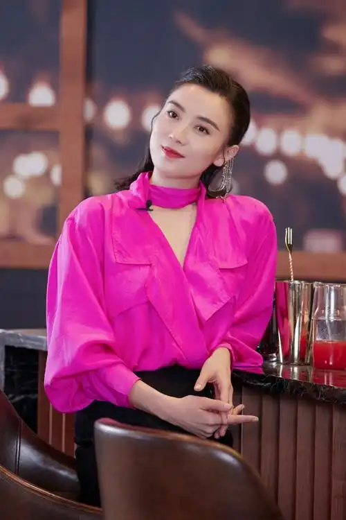 宋佳粉红色性感靓丽写真图片99