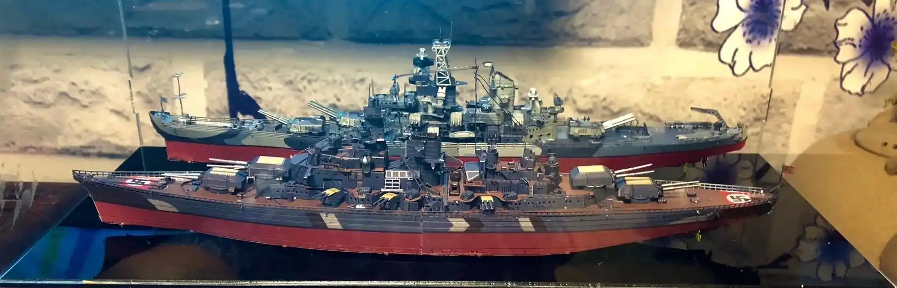 二战著名战列舰德国俾斯麦号和美国密苏里号模型与实图 - 抖音
