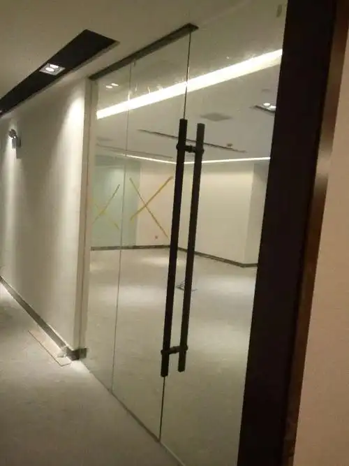 雀园路园家广告园京湘电力办公室隔断玻璃门