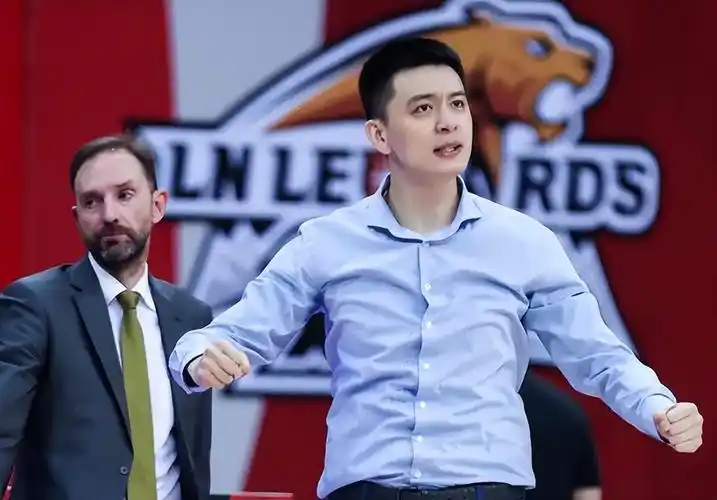 杨鸣当选最佳教练,外媒果然比cba懂球-第1张图片