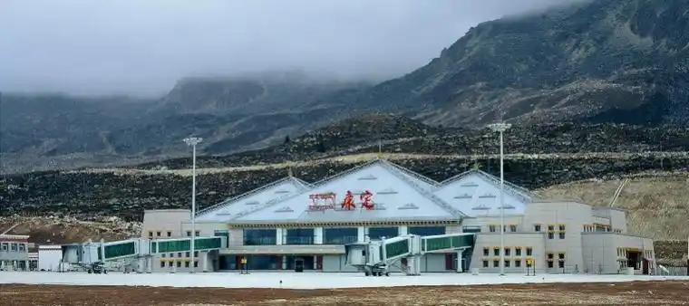 西藏阿里昆莎机场.