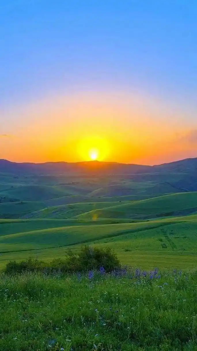 (晨光) 每一个早晨都承载着无数人的梦想和希望,每一个早晨也都会有