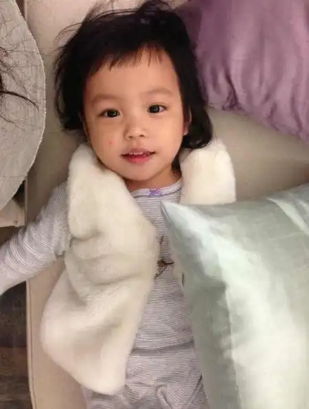 赵薇女儿萌照