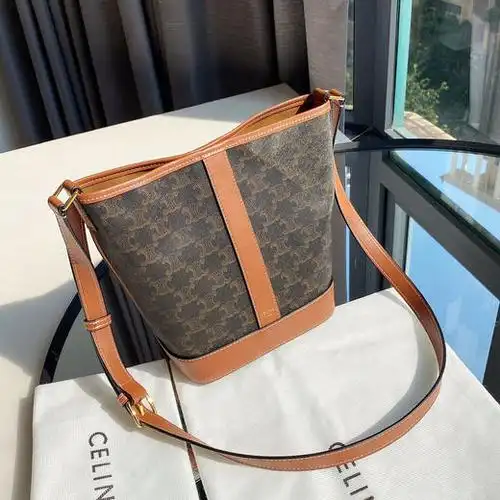 celine赛琳凯旋门老花系列水桶包国外进口专用面料渠道代工出品