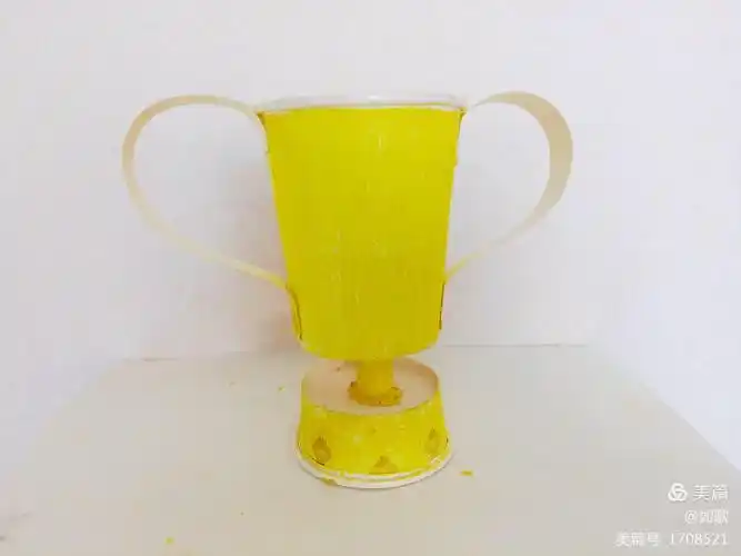 巧妙手工——给爸爸的奖杯