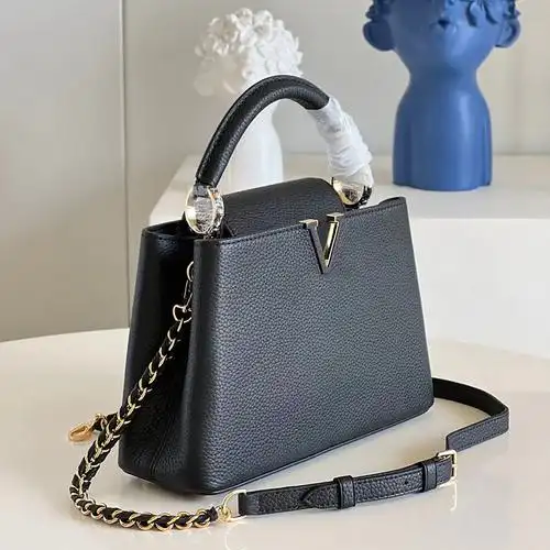 lv路易威登牛皮 黑色 capucines新款 链条肩带手提包可肩背斜跨