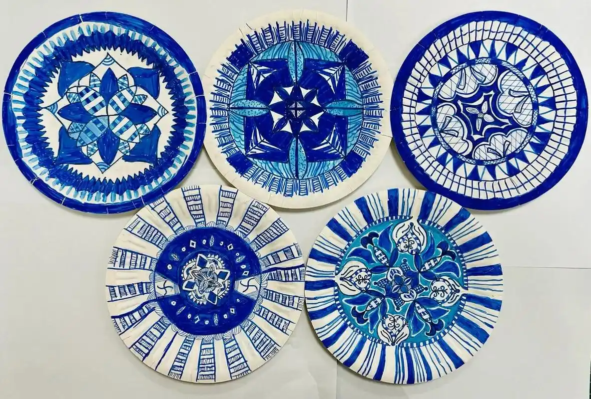 岭南版美术四年级上《漂亮的挂盘》 造型·设计课 教学反思: 认识了解