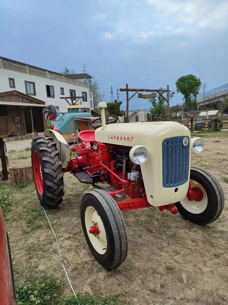 上海丰收35拖拉机,把老车玩成一种艺术! - 抖音