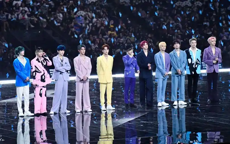 r1se新歌findme210502上海演唱会大屏录制