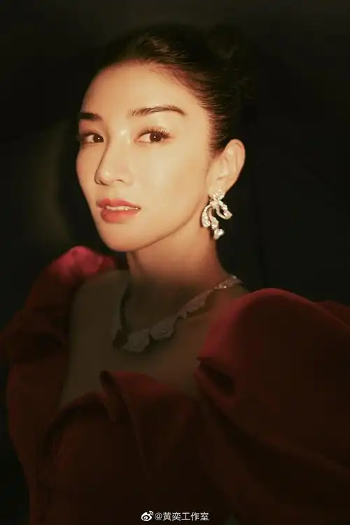 黄奕44岁状态了吗?_高清图集_新浪网