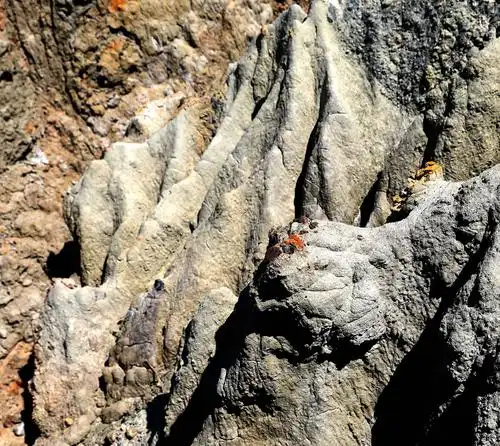 乌苏市泥火山岩浆石