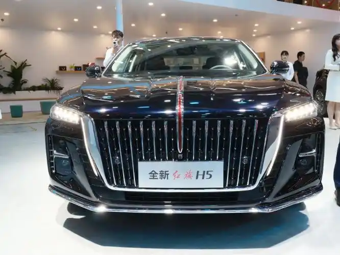 07长春国际汽博盛宴启幕,红旗展台璀璨夺目!