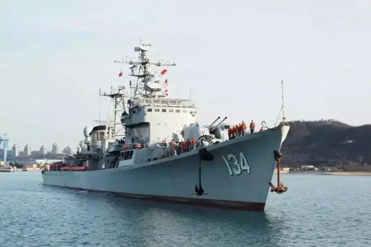 舷号164,服役31年,发射50余枚导弹零失误,是各项战备演训任务的"常胜