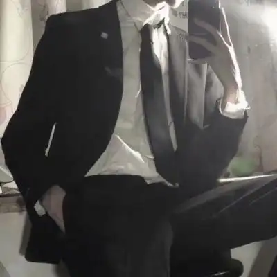 黑色简约绅士领带头像 半身领带成熟男人专用头像,男生头像图片-回车