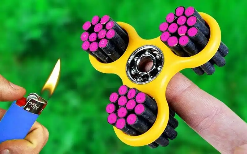 实验指尖陀螺加大号黑蜘蛛擦炮爽不爽你说了算