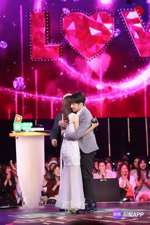 《新相亲大会》:女大男十几岁 在爱情面前年龄真的不是障碍