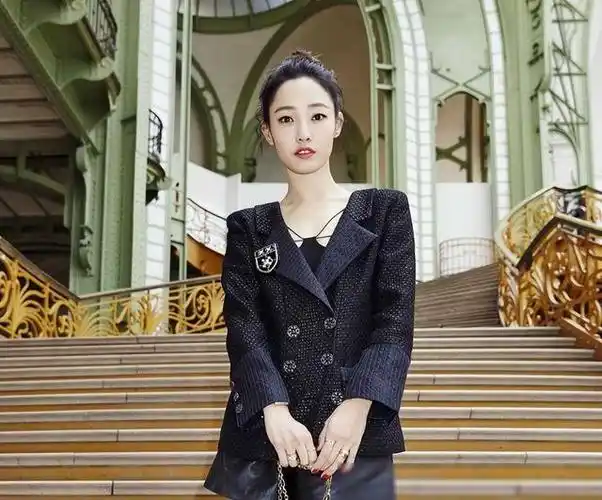 白百何再掀波澜!新曝猛料胜过当年一指弹!粉丝:真是少见多怪!