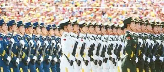 1999年阅兵仪式上英姿飒爽的双胞胎姐妹花后来怎样了