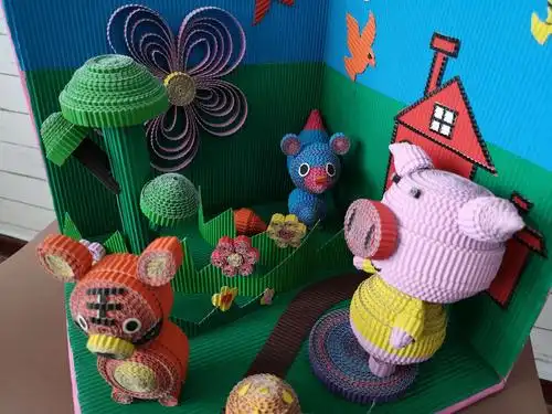 17学前教育7班手工制作课程瓦楞纸作品