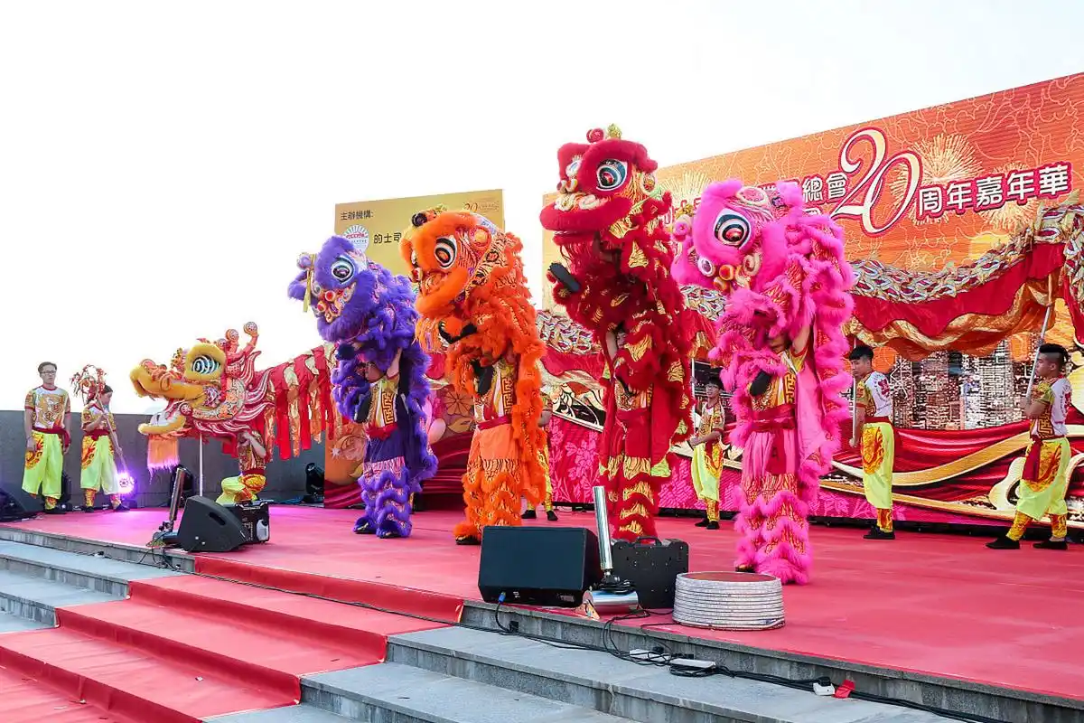 桂林舞狮队165x8513x0757专业舞狮团队,开业舞狮表演,敲锣打鼓,气球