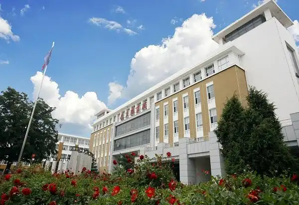 白城师范学院致全体校友和校友企业的倡议书