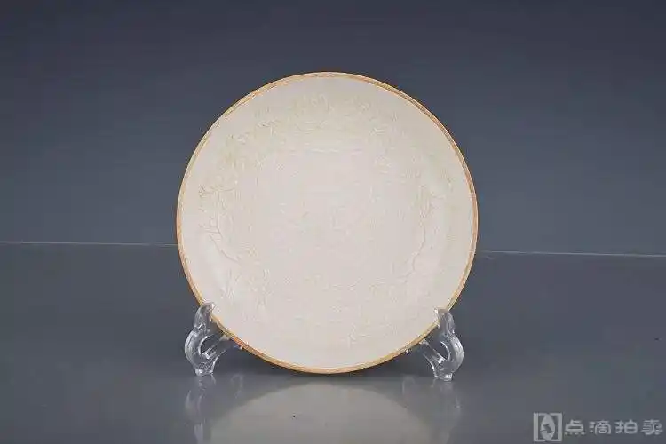 南宋定窑印花芒口碗