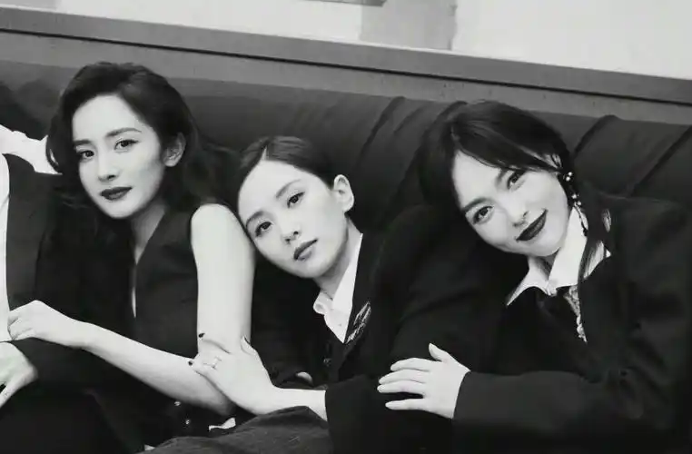 85后花旦当妈后拉开差距,杨颖手握5部未播剧,唯独她没啥动静_刘诗诗