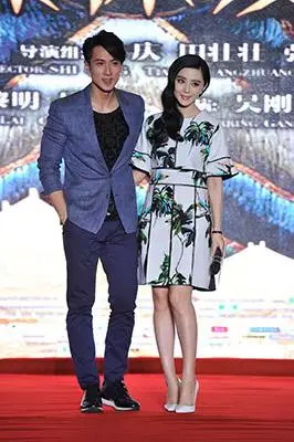 吴尊范冰冰《杨贵妃》成都发布会合影