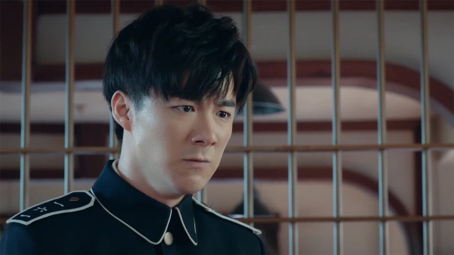 原创《热血少年》花姐被抓,卫乘风再受刺激,情绪崩溃恐黑化