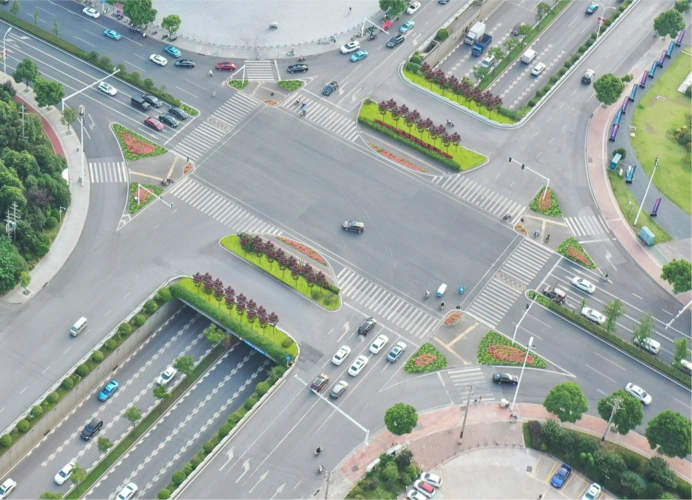 火车南站西广场绿化景观提质完成