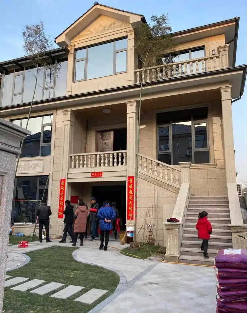 乔迁之喜,忍不住晒晒我们家位于农村的自建4层小别墅(地上3层地下1层)