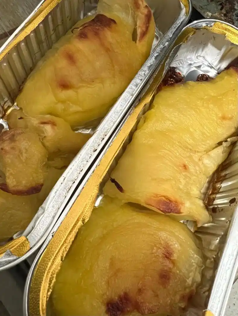 烤榴莲 烤箱烤制20-30分钟 微波炉加热5-10分钟 口感外焦里嫩,香倘眄