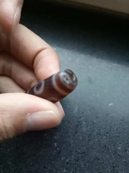 三眼天珠,朱砂眼清晰可见,孔道磨损到位,真假_图片_价格_评级-天珠-爱