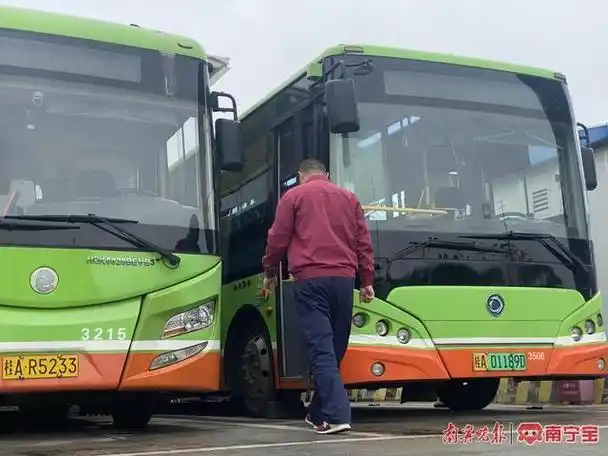 新春走基层来自东北的公交司机刘野南宁是我的第二个故乡