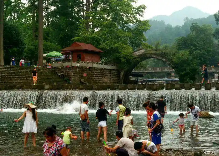 【夏日避暑好去处】彭州白鹿小镇玩水去