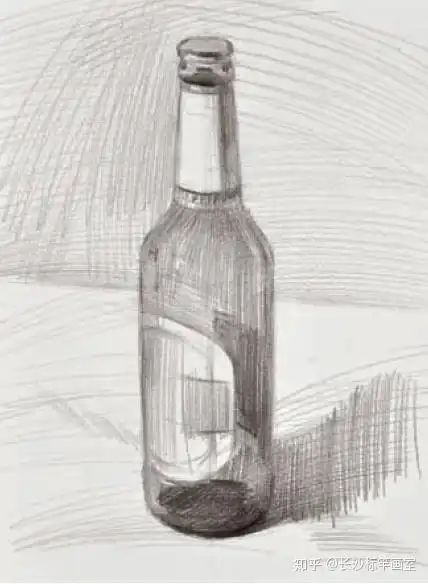 【标竿画室】素描静物啤酒瓶的质感怎么表达