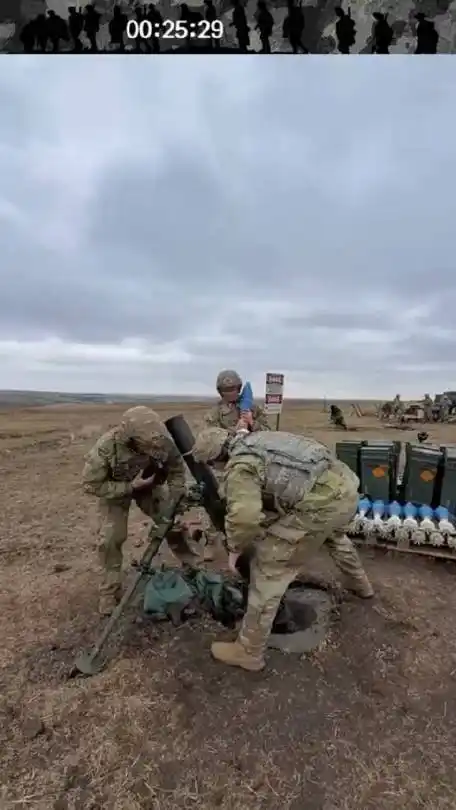 120毫米迫击炮发射