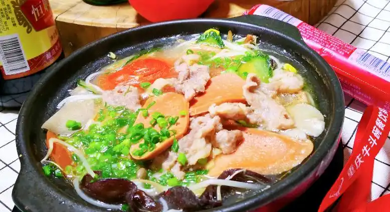 培训新闻 厨师新闻 重庆小面培训 培训特色小面技术  三鲜砂锅米线