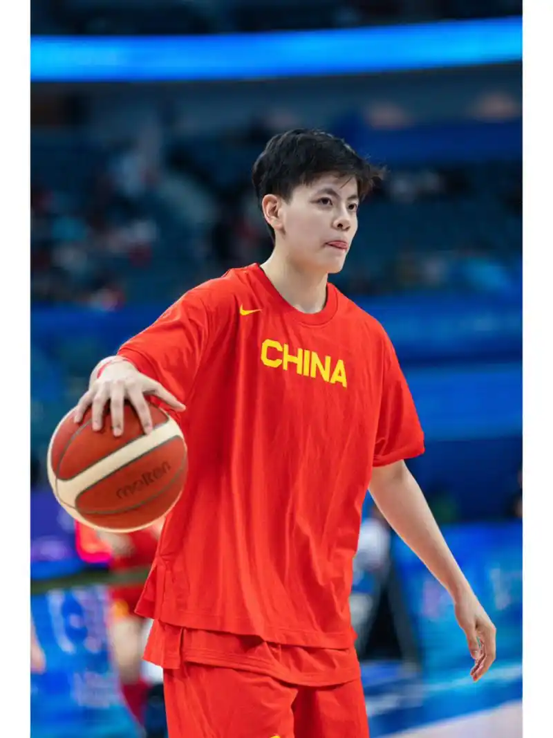 杨舒予—亚运女篮拍摄图集 又帅又能打!