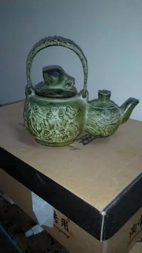 这个乾隆年制的八仙铜壶值钱吗?