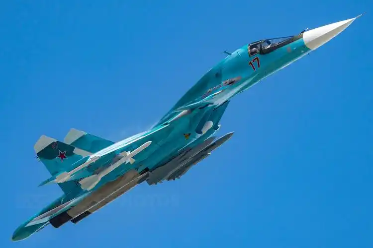 绰号鸭嘴兽 世界上现役最大的战斗轰炸机苏34高清图集