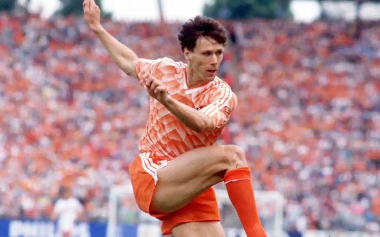 飞翔的荷兰人范巴斯滕就是厉害就是牛