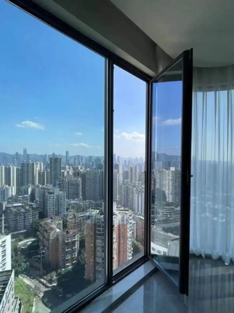 没有护栏的落地窗是否安全?