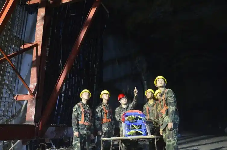 "无名"坐标下的忠诚之歌——走近英雄的导弹工程兵 - 中国军网